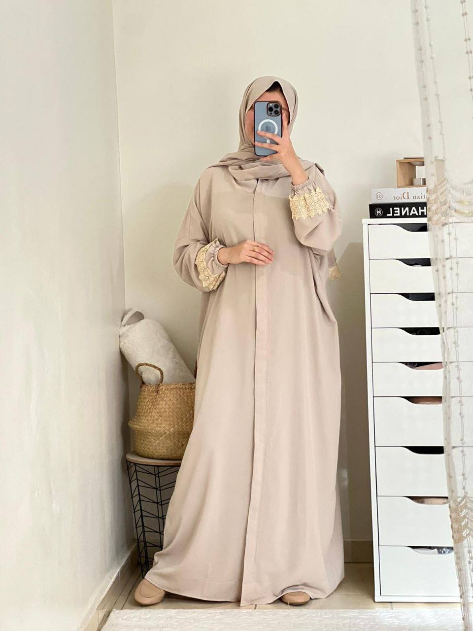 عباية نسائية فاخرة بالشال