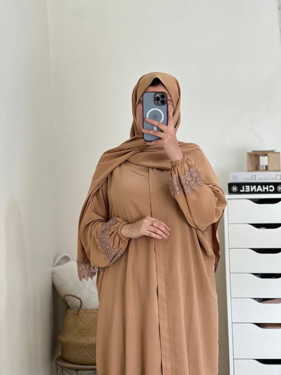 عباية نسائية فاخرة بالشال
