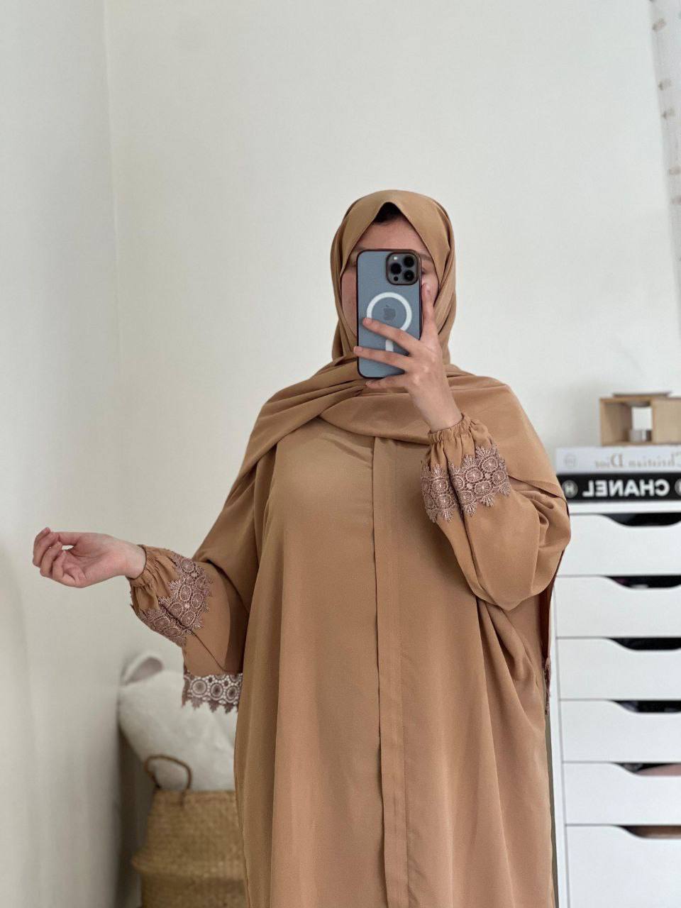 عباية نسائية فاخرة بالشال