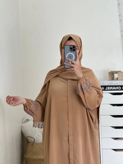 عباية نسائية فاخرة بالشال