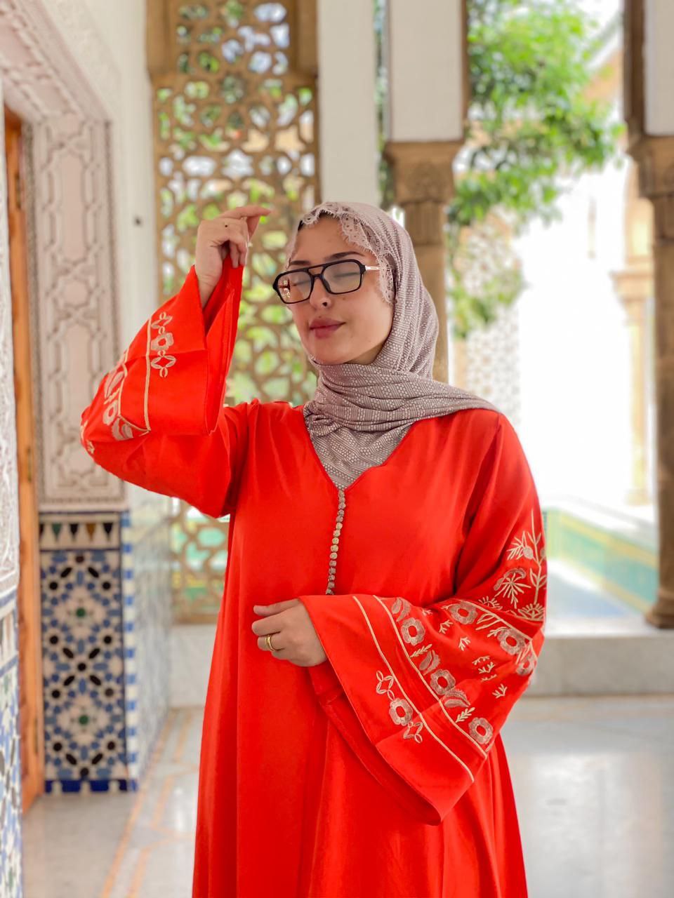 قفطان بطرزة عصرية