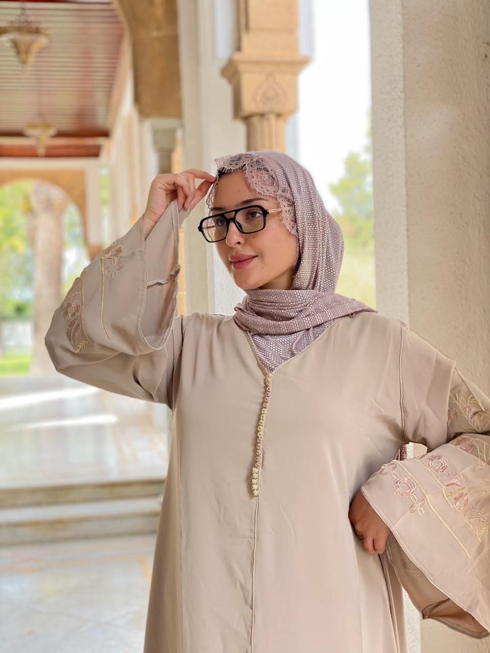 قفطان بطرزة عصرية