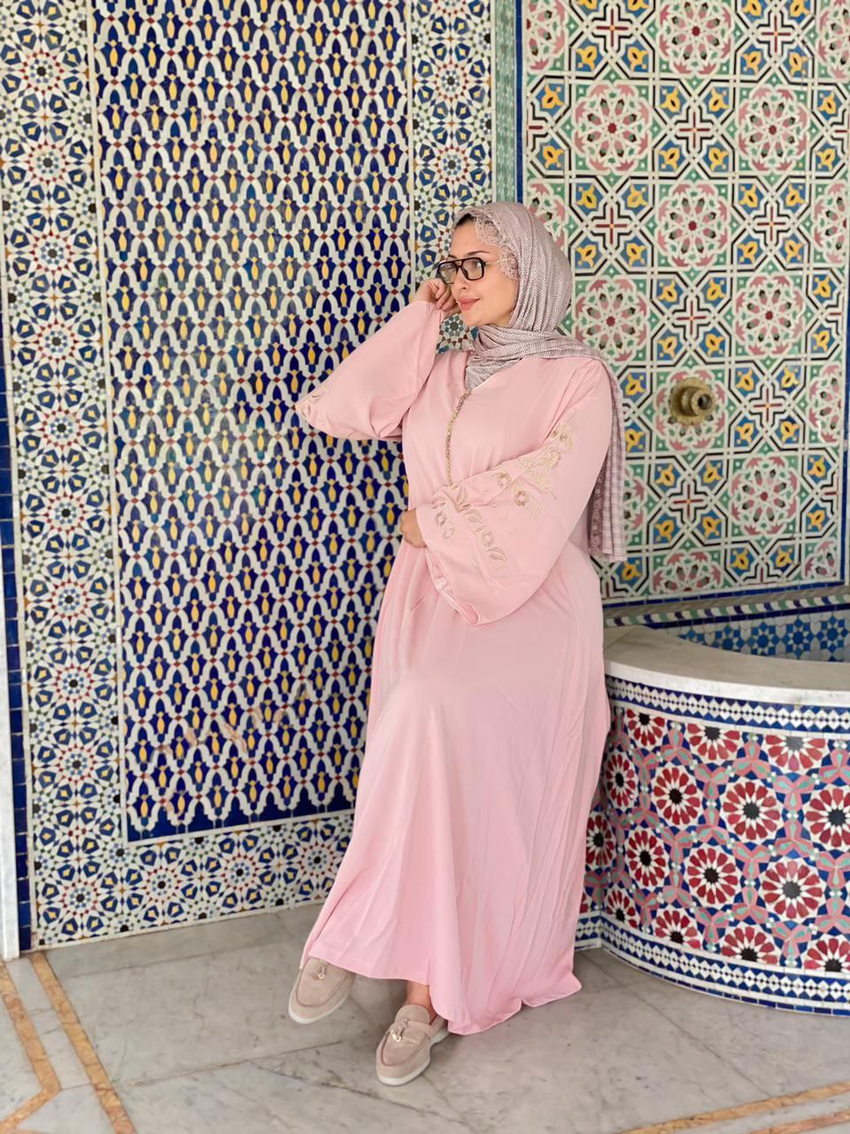 قفطان بطرزة عصرية