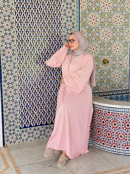 قفطان بطرزة عصرية
