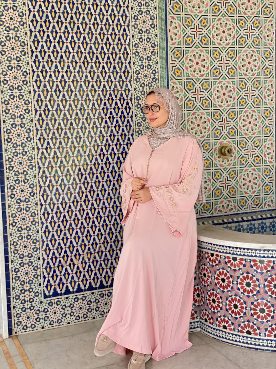 قفطان بطرزة عصرية