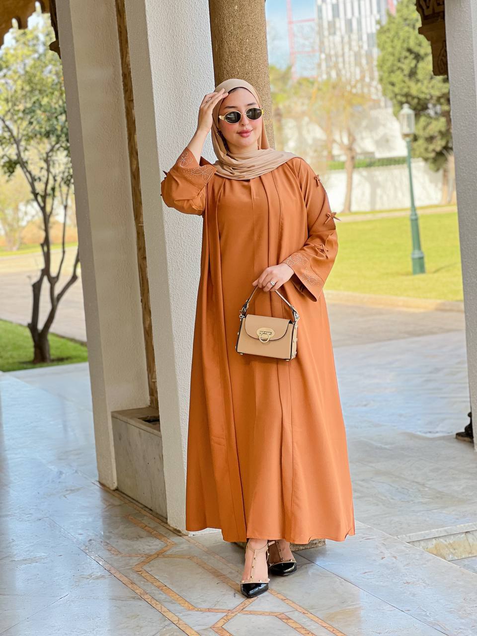 عباية راقية مكونة من قطعتين